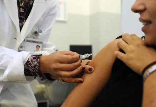 Il medico che sconsiglia i vaccini rischia la radiazione
