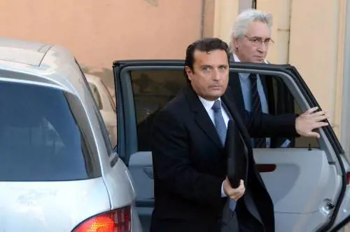 Concordia, i pm: "Arrestate Schettino"