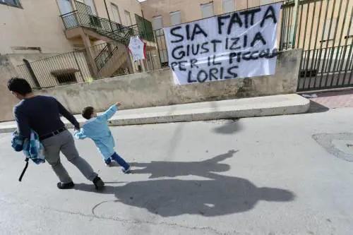 Morte del piccolo Loris. Indagato il cacciatore. Interrogata la mamma