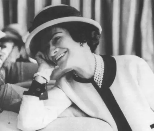 Profumo di nazismo. Coco Chanel fu una spia dei nazisti?