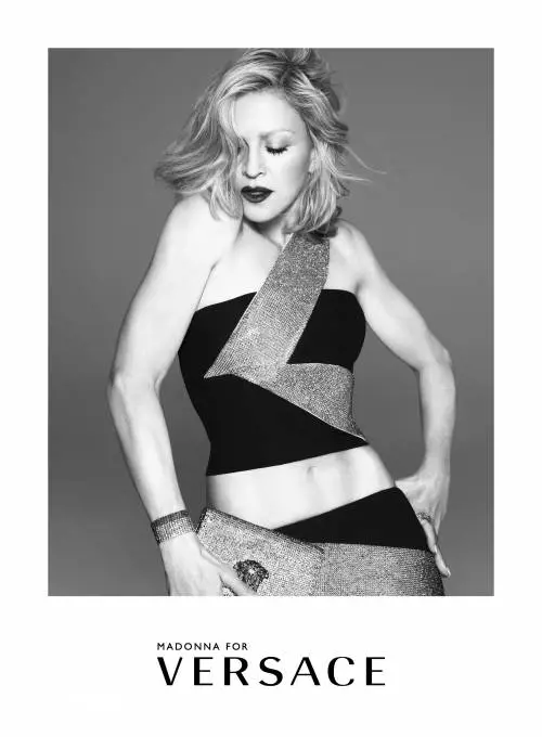Madonna nuovo volto di Versace