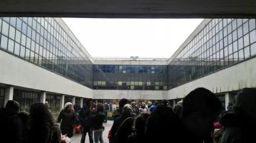 Il palazzo bolognese occupato, in via Fioravanti 27