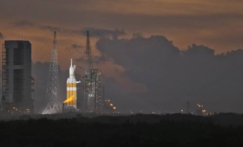 Il primo passo verso Marte: la Nasa lancia la capsula Orion