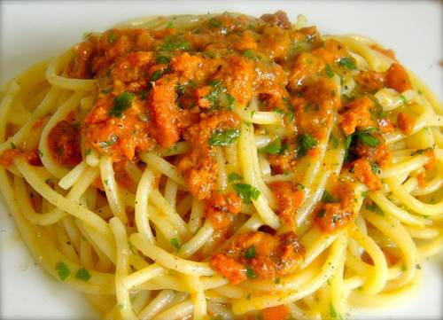 Spaghetti ai ricci di mare: un classico indimenticabile