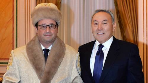 Hollande in Kazakistan. Foto-ricordo col colbacco