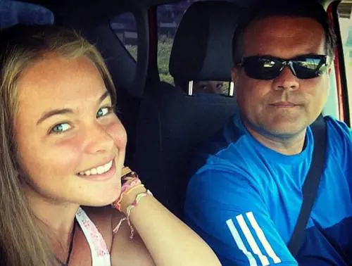 La promessa del tennis pestata in campo dal padre dopo la sconfitta