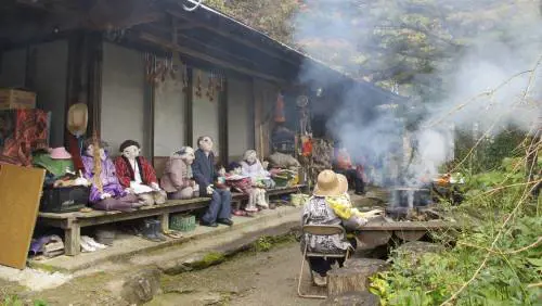 Nagoro, il villaggio giapponese degli spaventapasseri
