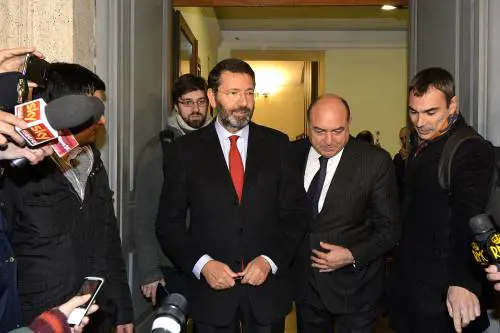 E Marino scrisse ai pm: dovete lasciare stare gli abusivi delle case