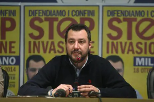 Follia: la Lega è banda armata