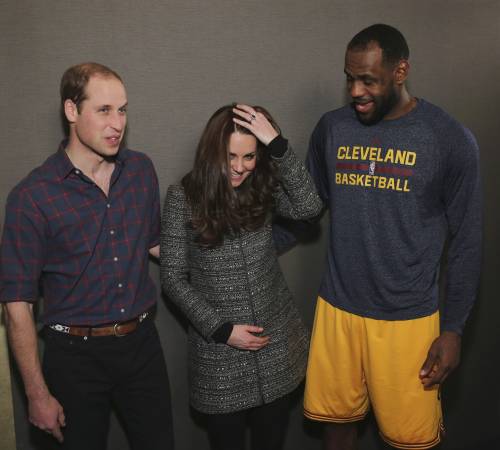 Lebron James abbraccia Kate Middleton