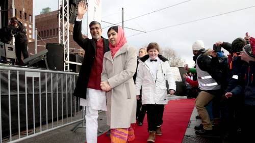 Malala e Kailash Satyarthi ritirano il Nobel per la pace