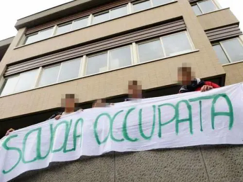 Bari, la preside "Rambo" libera la scuola okkupata