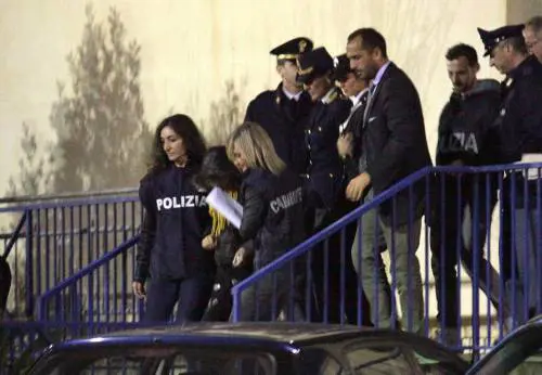La vigilessa scagiona Veronica: "L'Ho vista davanti alla scuola"