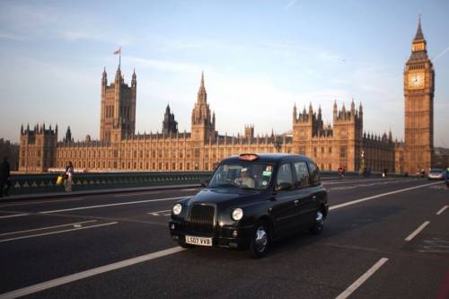Chiuso lo spazio aereo al di sopra di Londra