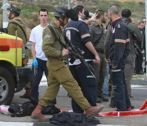 Integralista ferisce sette persone scelte a caso: arrestato