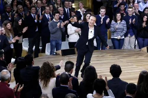 Benigni querela Report per l'inchiesta sui finanziamenti allo spettacolo