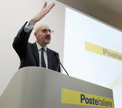 Poste punta tutto su carte e polizze