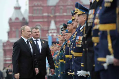 Gli assi in mano a Putin per evitare il crac