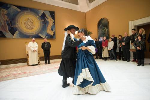 In migliaia a ritmo di tango per papa Francesco
