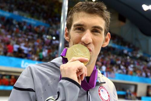 Alla guida ubriaco: 18 mesi di libertà vigilata per Phelps