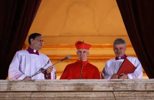 Jean-Louis Tauran annuncia l'Habemus Papam 