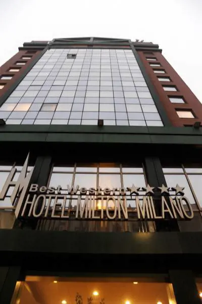 Assaltato l'hotel che ha ospitato il convegno di Forza Nuova