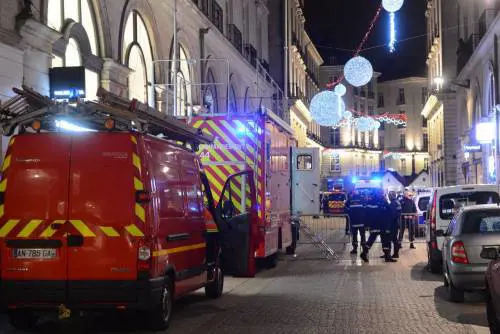 È morto uno dei feriti nell'attentato di Nantes