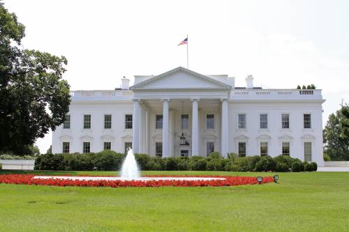 Attimi di terrore negli Usa: blackout alla Casa Bianca