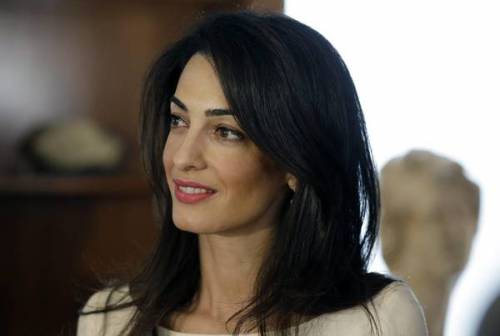 L'Egitto minaccia di arrestare la moglie di George Clooney