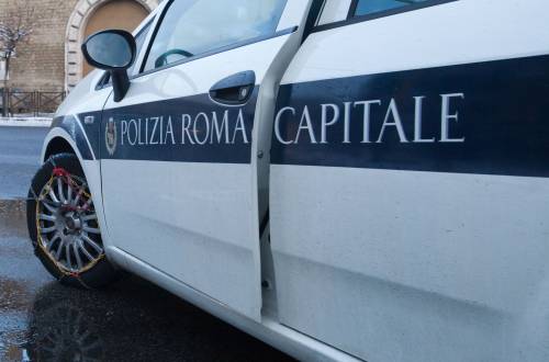 Roma, vigili urbani tamponano un'auto e falsificano i verbali: condannati