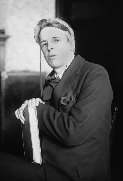 L'Arte di fare Pecunia: quando il poeta è l'attrazione turistica