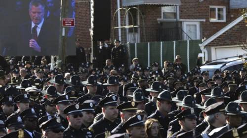 New York, braccio di ferro tra De Blasio e i poliziotti