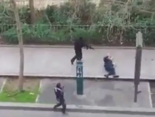 Charlie Hebdo, il poliziotto giustiziato per strada