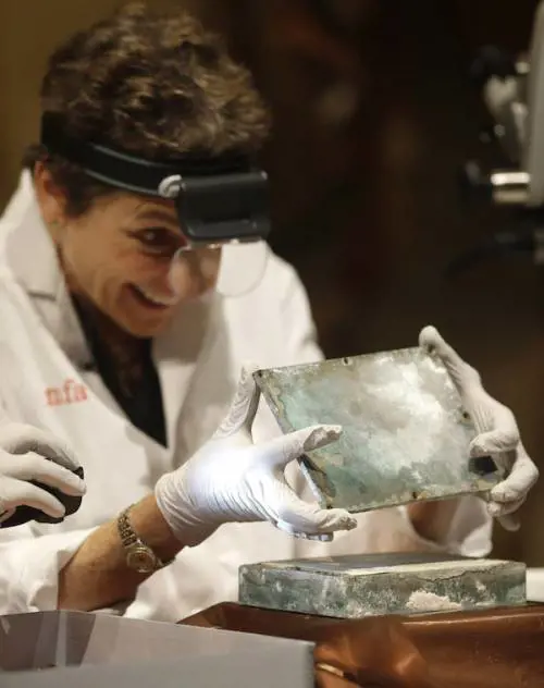 Boston, trovata capsula del tempo: ecco cosa c'era al suo interno