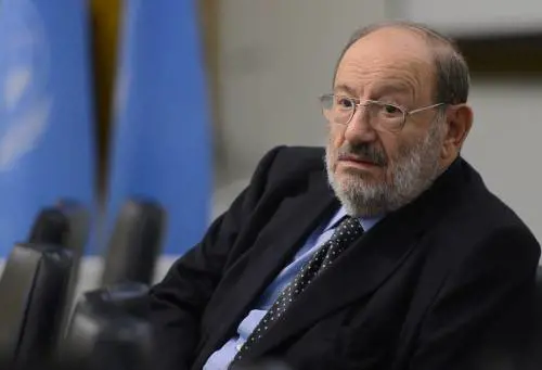 Umberto Eco spara a zero: "Internet è la patria degli scemi del villaggio"