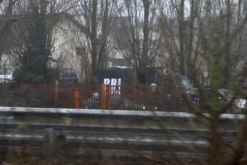 I terroristi asserragliati a Dammartin-en-Goele