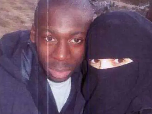 Rispunta la compagna di Coulibaly. "Adesso vivo con i jihadisti dell'Isis"