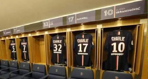 Il Paris Saint Germain ricorda Charlie Hebdo