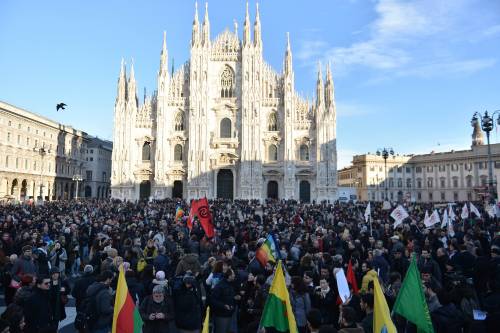 Sinistra e musulmani in piazza contro terrorismo e l'islamofobia
