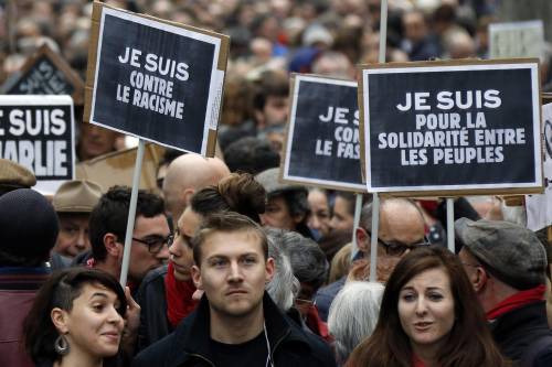 Milioni di parigini in piazza per dire no alla paura