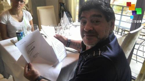 Fidel scrive a Maradona: "Non sono morto"