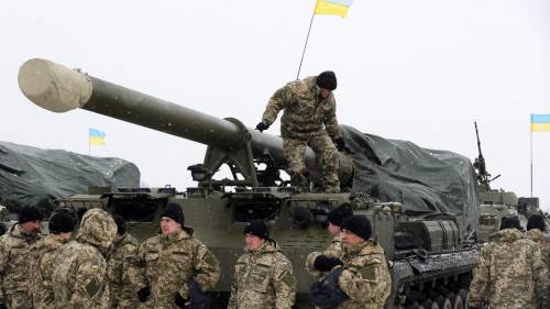 Uomini dell'esercito ucraino alla base di Zhytomir, 140 chilometri da Kiev