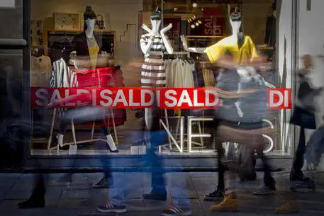 Saldi, tutte le regole da sapere per non farsi fregare