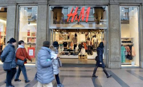 "I fornitori di H&M sfruttano i bimbi siriani ​nelle fabbriche della Turchia"