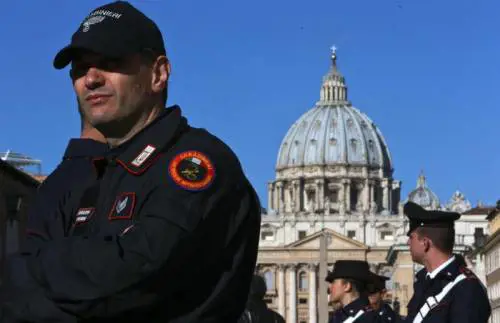 Il Viminale: presto altri espulsi. I poliziotti: con quali mezzi?