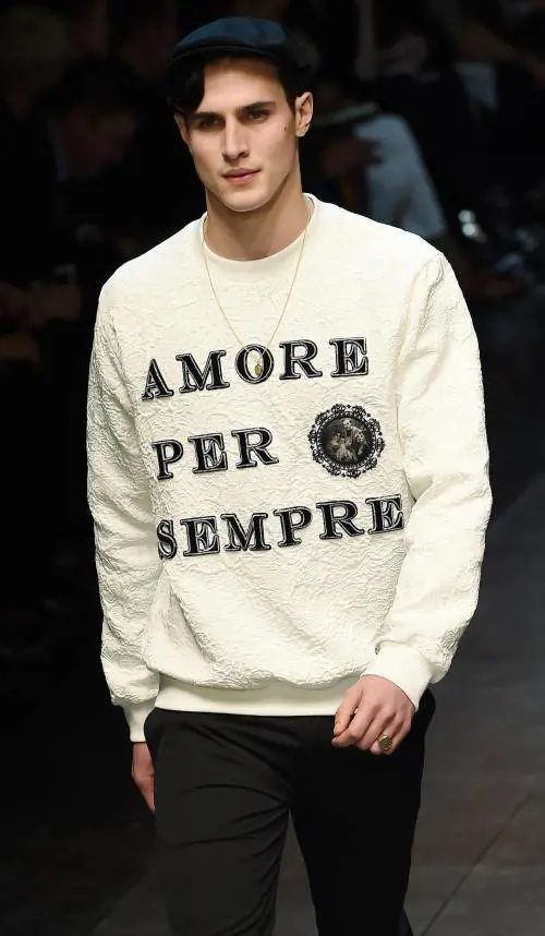 Uno dei capi presentati oggi da Dolce e Gabbana