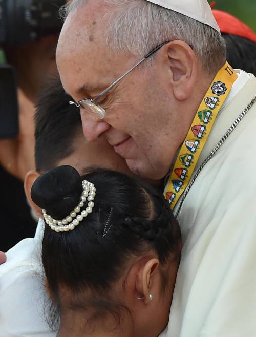 Il Papa alla sicurezza vaticana: "Vedo ombre che preoccupano"