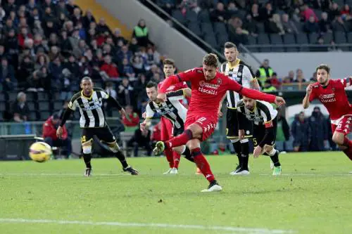Avelar salva il Cagliari: pari con l'Udinese nel recupero