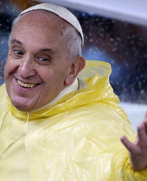 Papa Francesco visita un campo nomadi