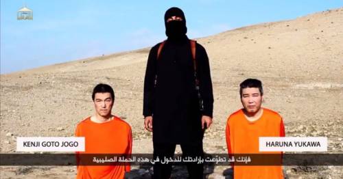 Conto alla rovescia dell'Isis: i miliziani pronti a sgozzare i due giapponesi in ostaggio